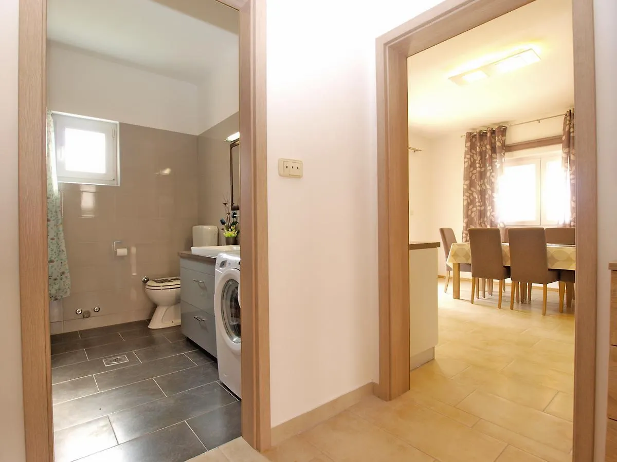 Apartments Stjepan 1573 Fazana Croatia