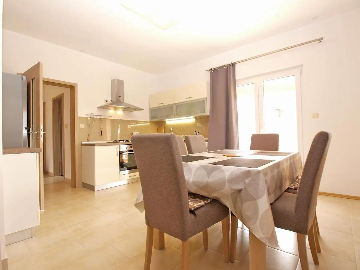 Apartments Stjepan 1573 Fazana