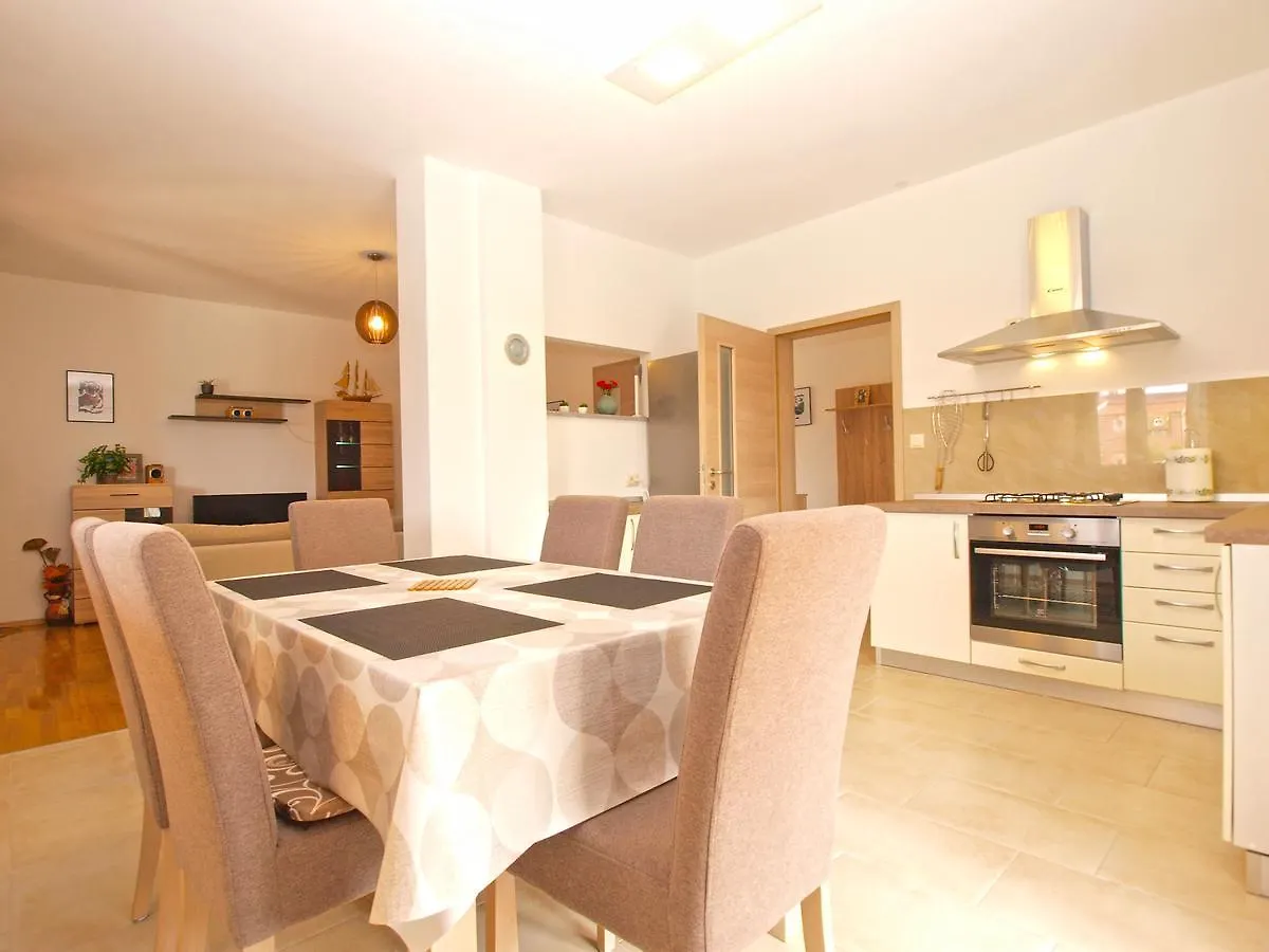 Apartments Stjepan 1573 Fazana