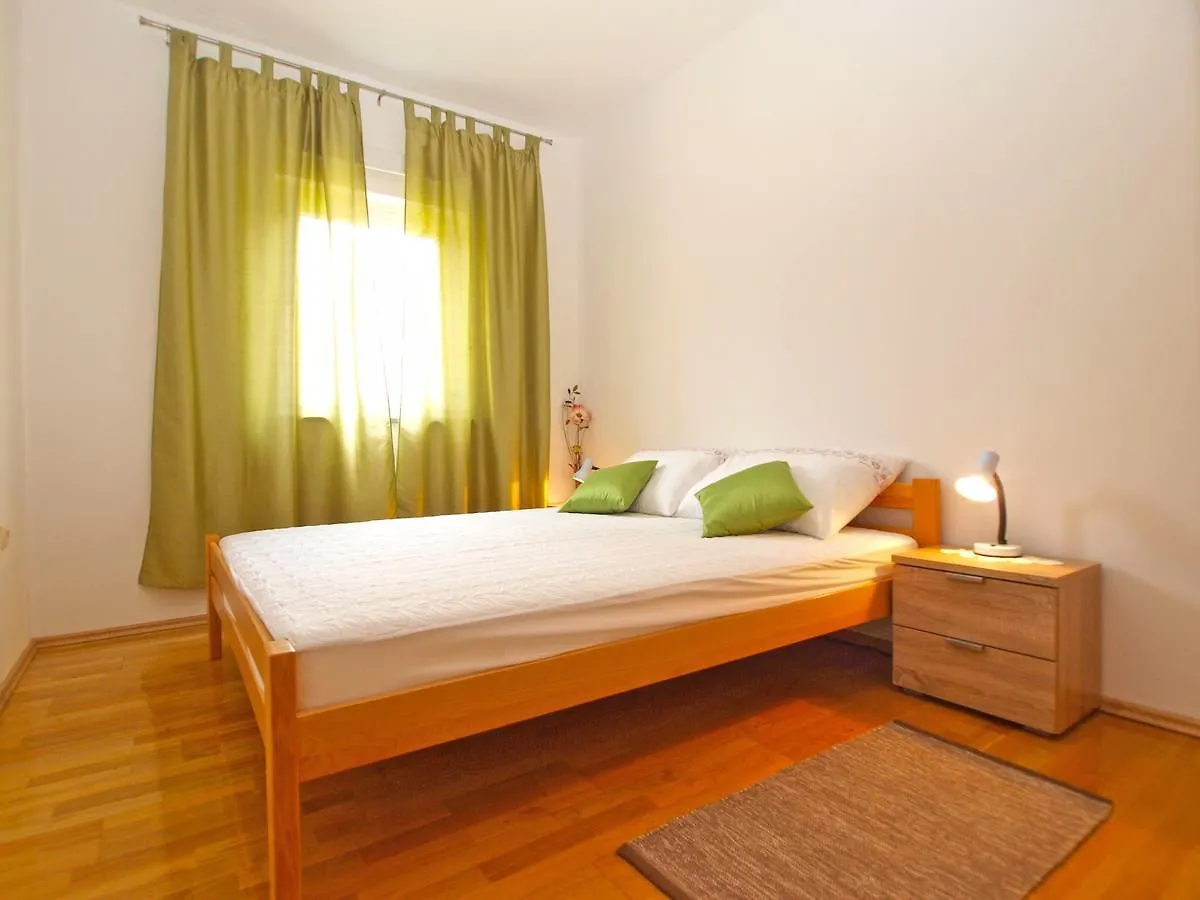Apartments Stjepan 1573 Fazana