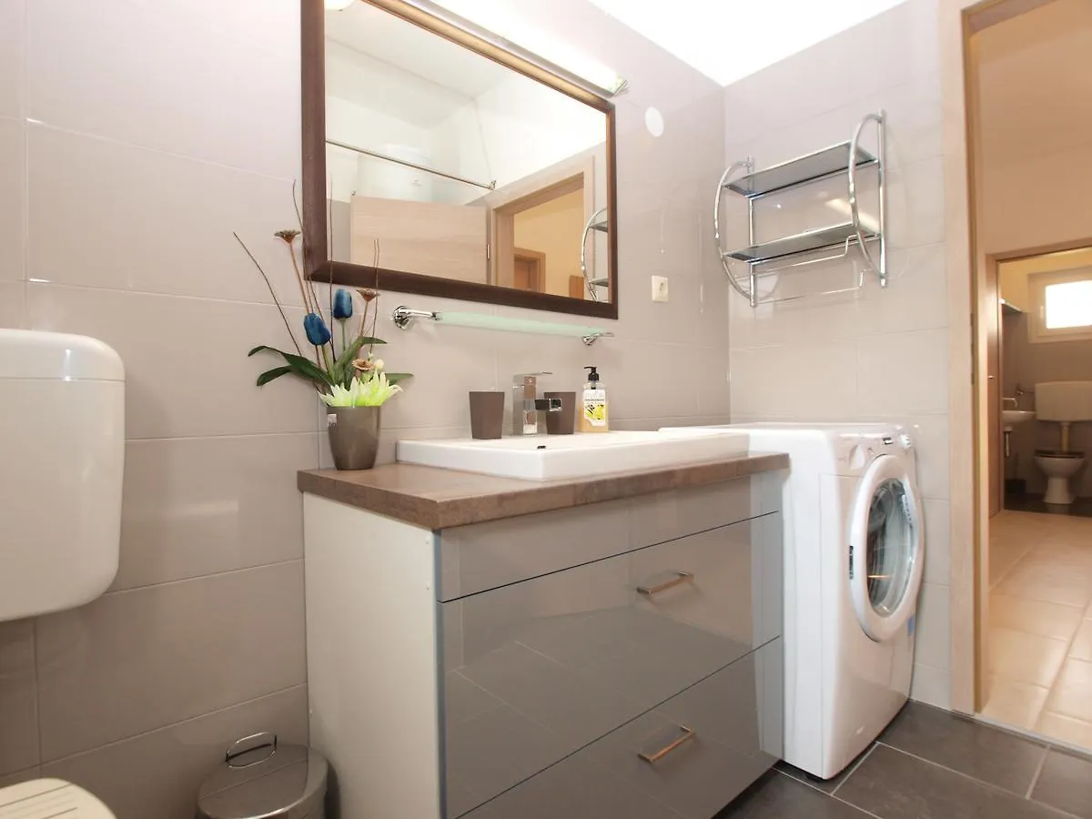 Apartments Stjepan 1573 Fazana
