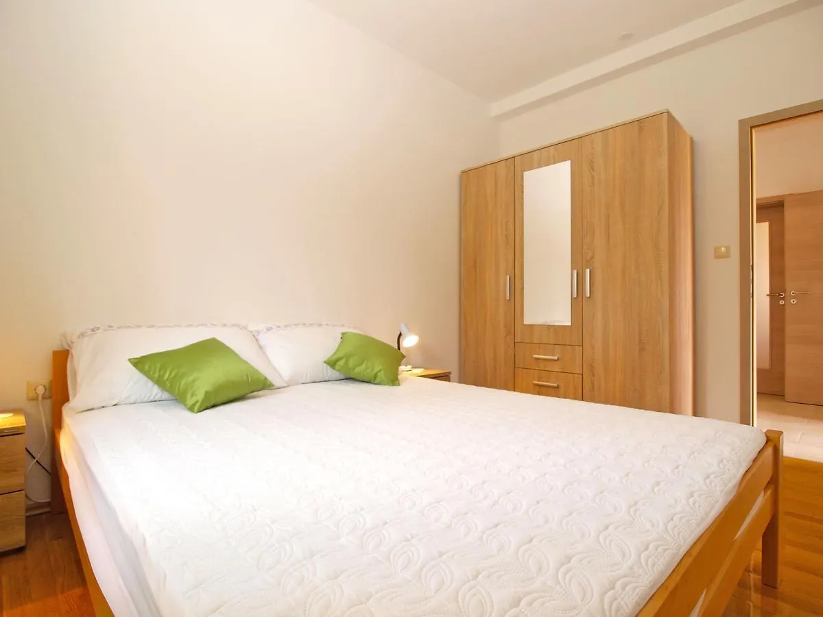 Apartments Stjepan 1573 Fazana Croatia