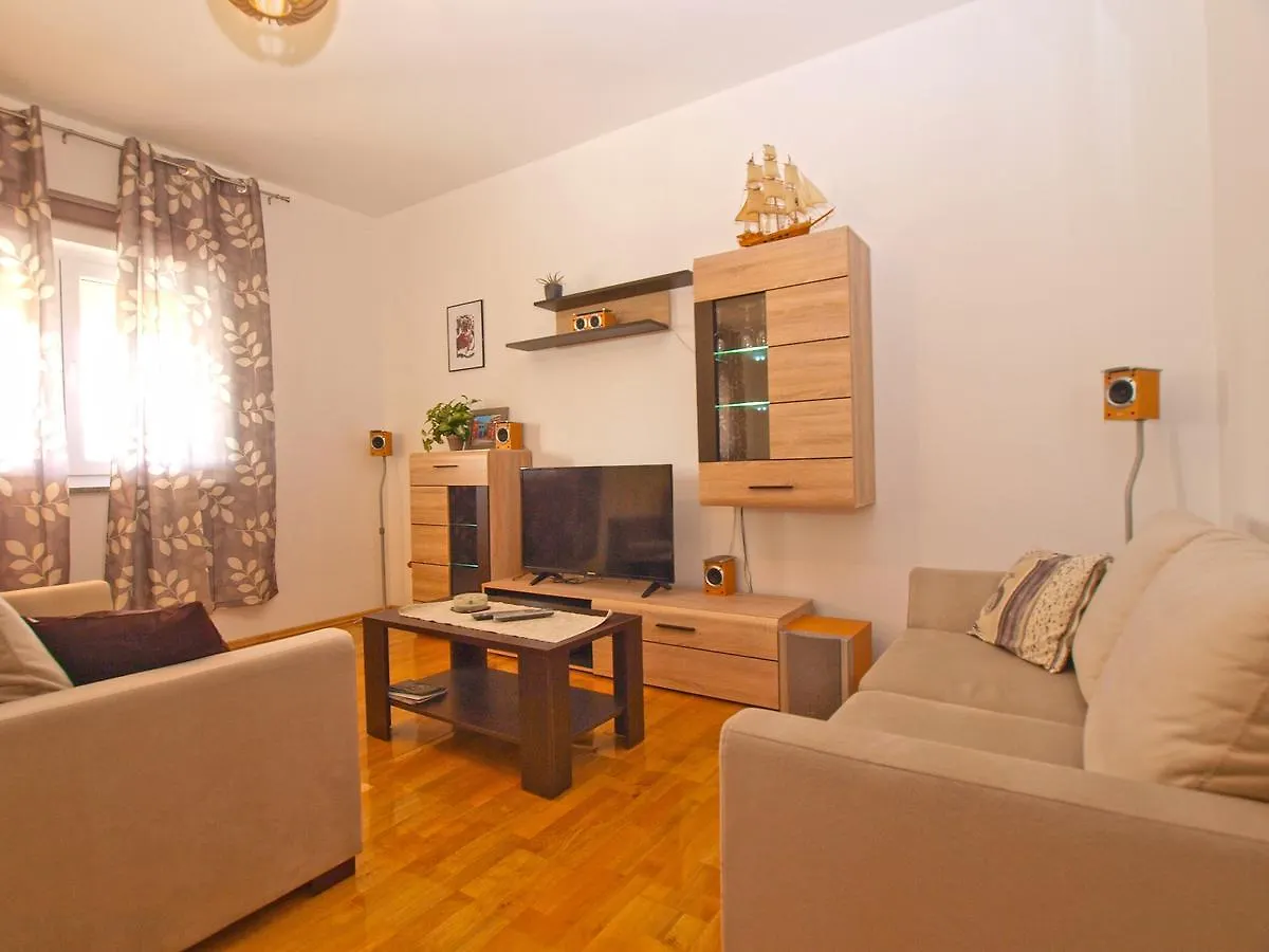 Apartments Stjepan 1573 Fazana