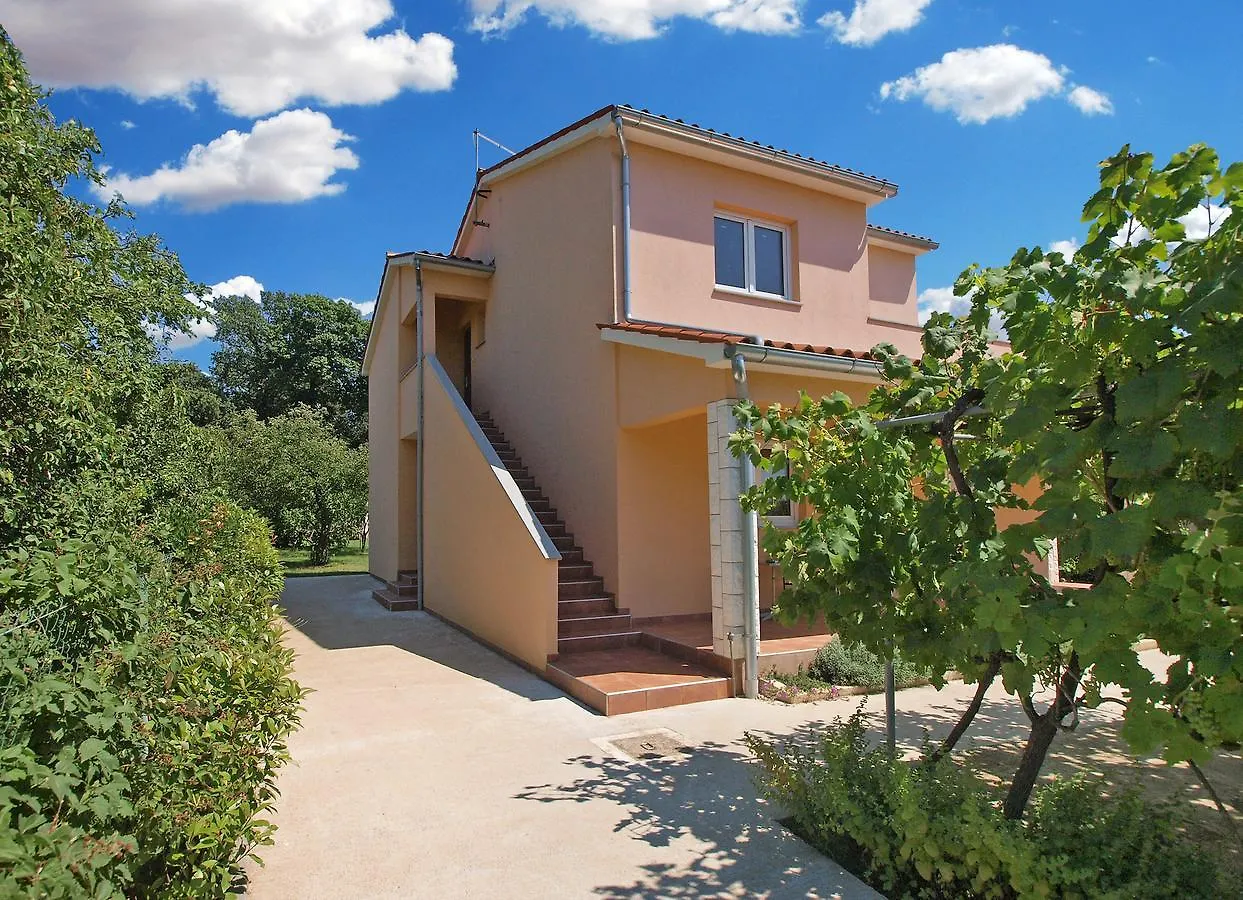 Apartments Stjepan 1573 Fazana