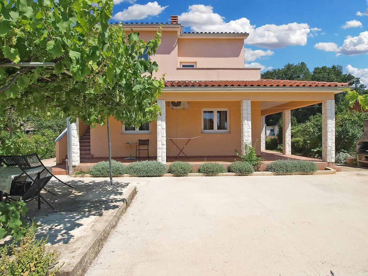 Apartments Stjepan 1573 Fazana
