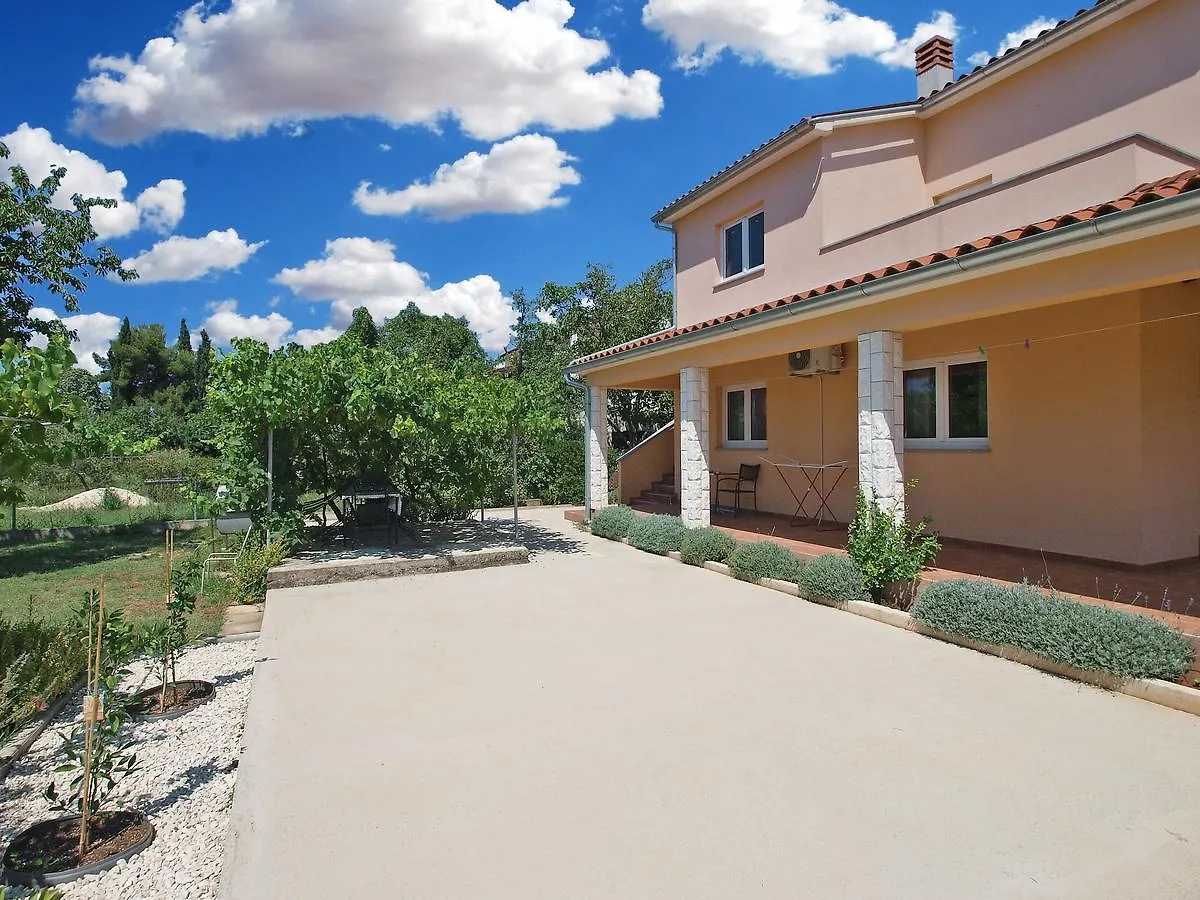Apartments Stjepan 1573 Fazana